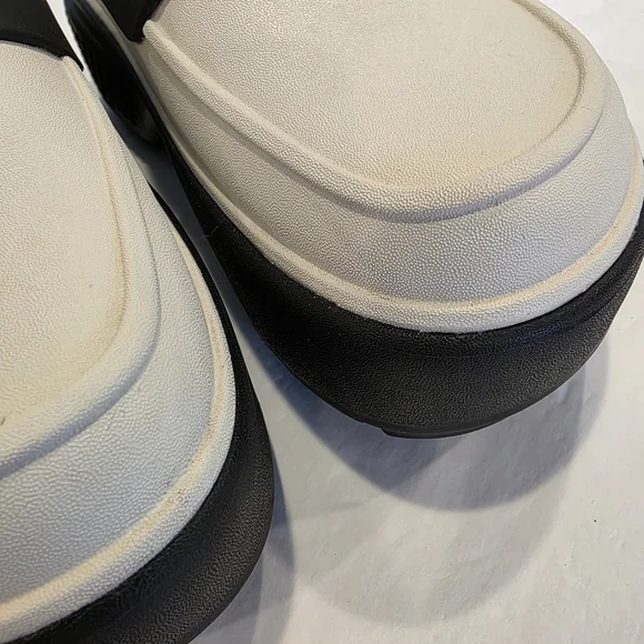 Crocs Stomp Loafers in the 'Linen Black' Women's Size 7 (Mens 5) Penny Loafer - Picture 6 of 17